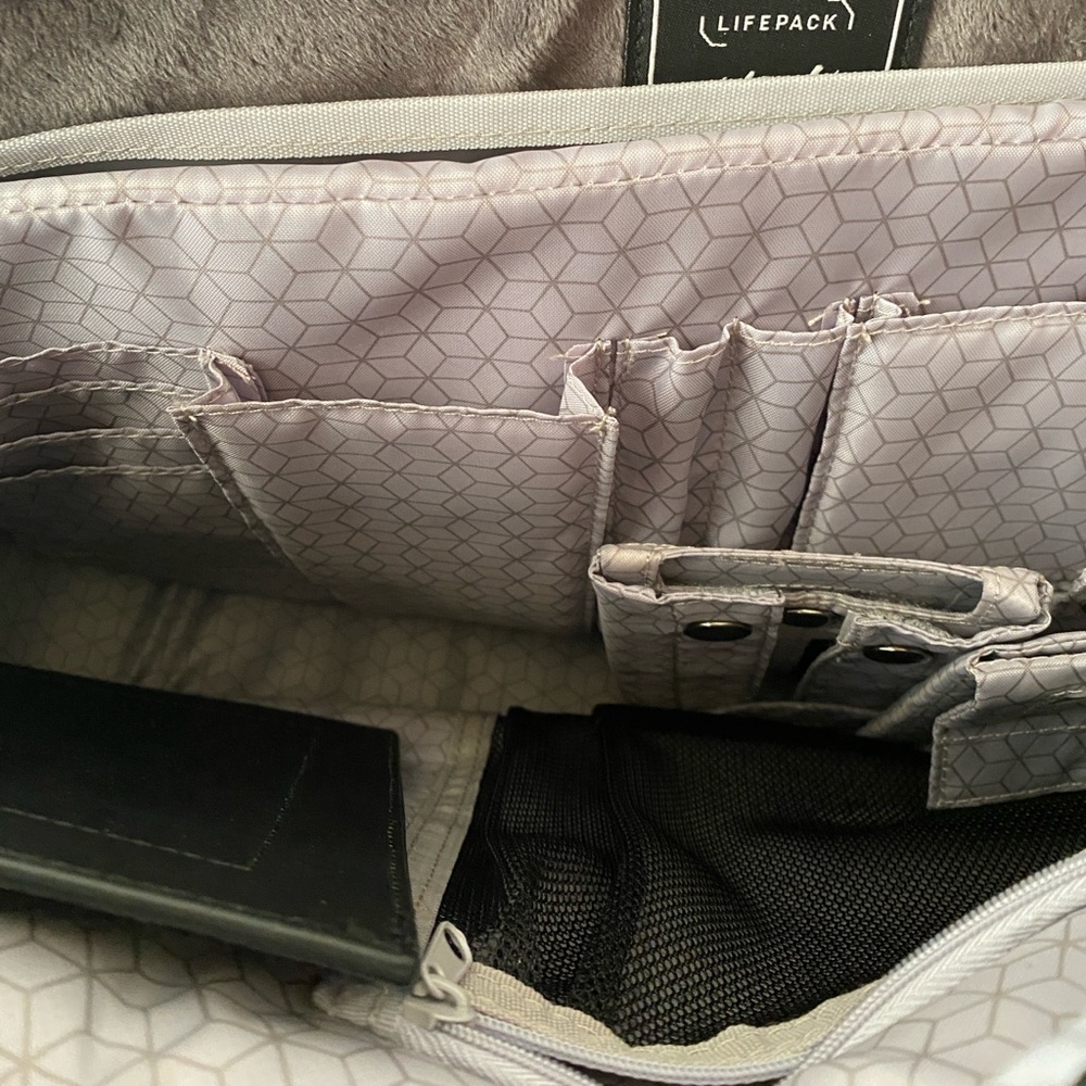 🆕 Solgaard Lifepack Hustler Cognac Vegan Leather Shoulder Bag NO SOLARBANK - Picture 4 of 10